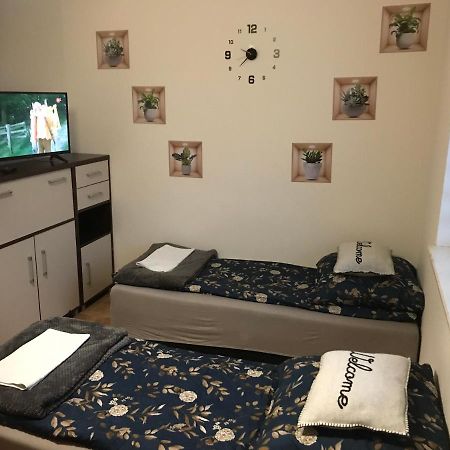 Kris Apartment Kajetany المظهر الخارجي الصورة