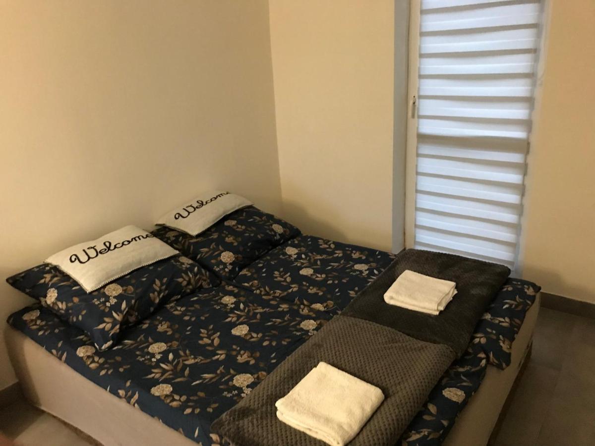 Kris Apartment Kajetany المظهر الخارجي الصورة