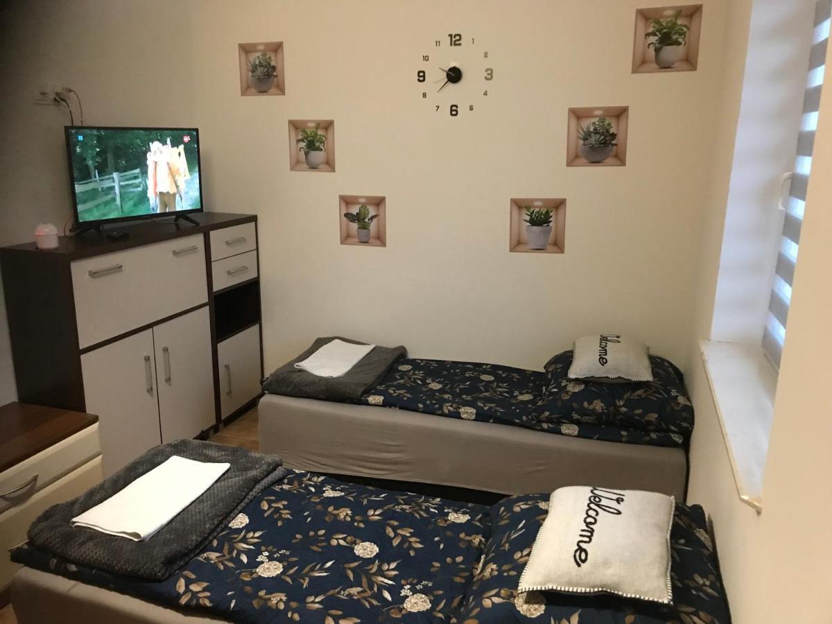 Kris Apartment Kajetany المظهر الخارجي الصورة