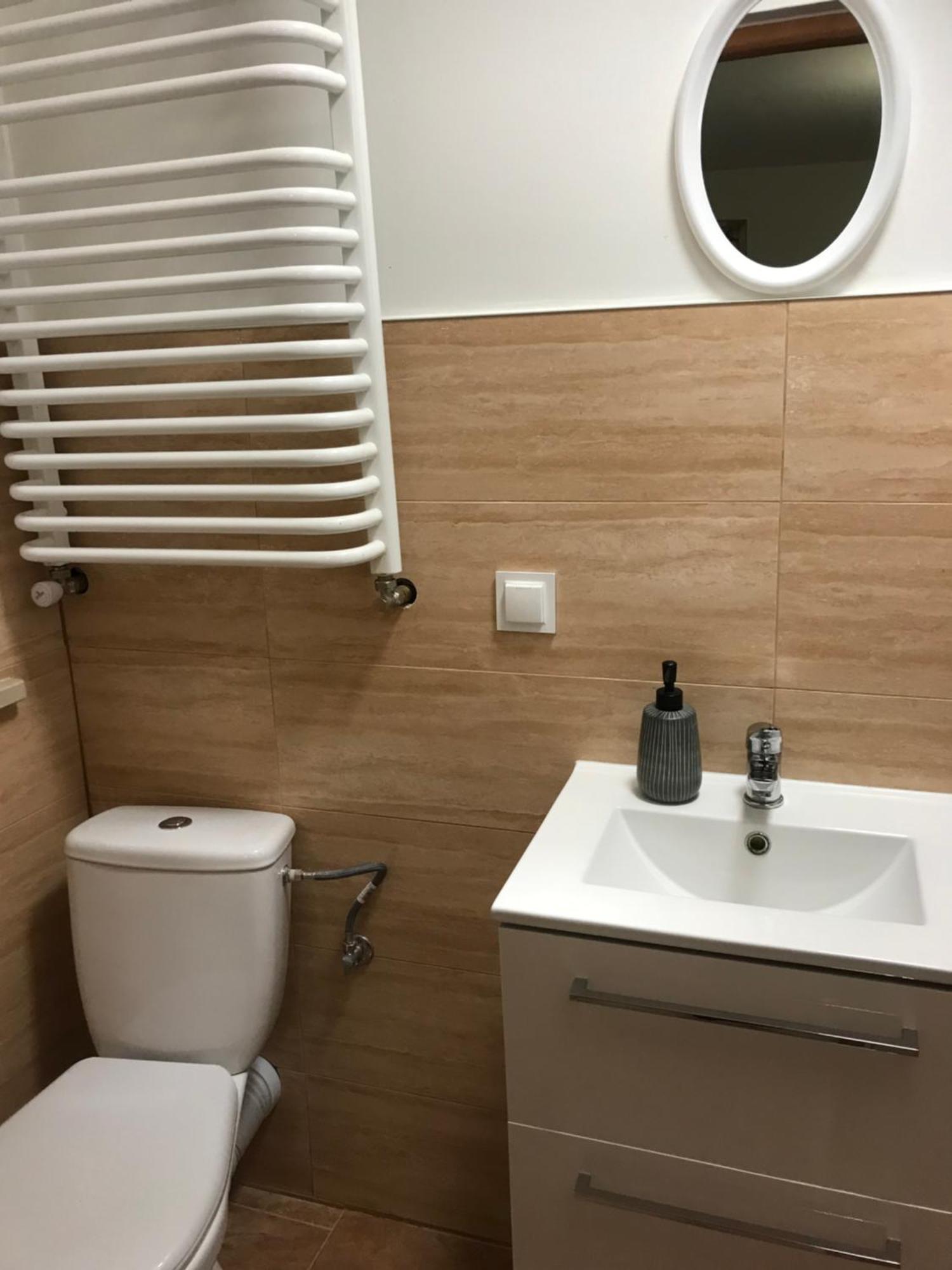 Kris Apartment Kajetany المظهر الخارجي الصورة
